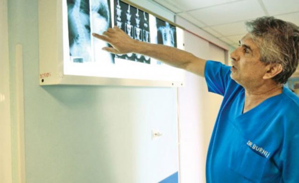 Gheorghe Burnei, șeful Clinicii de Ortopedie Pediatrică de la „Marie Curie”. Foto: adevarul.ro Gheorghe Burnei, șeful Clinicii de Ortopedie Pediatrică de la „Marie Curie”. Foto: adevarul.ro