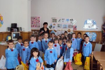 Copiii din grupa mijlocie de la Grădinița cu Program Normal „Lizuca” din Fălticeni, coordonați de educatoarea Doinița Bălan