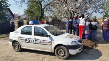 Doi pereți ai casei s-au prăbușit direct peste Cristinel Vasile Florea, bărbatul decedând pe loc, fiind prins sub dărâmături