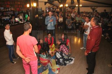Dansuri și tradiții ale etniilor din România, prezentate într-un spectacol extraordinar, la Suceava