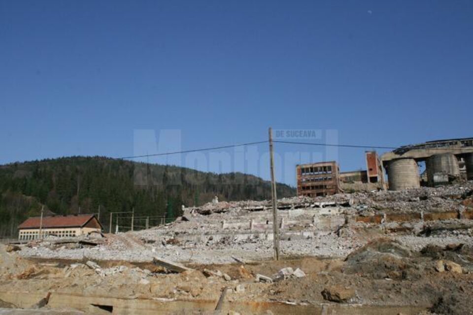 Milioanele de metri cubi de steril de la Ostra, scotociți în căutare de cupru și alte zăcăminte valoroase