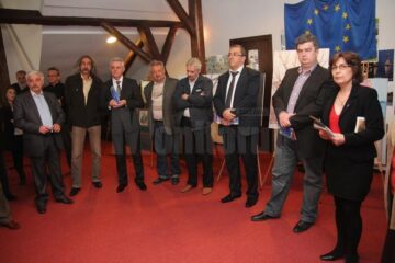 Zece artiști plastici suceveni au expus circa 50 de lucrări la Casa Prieteniei