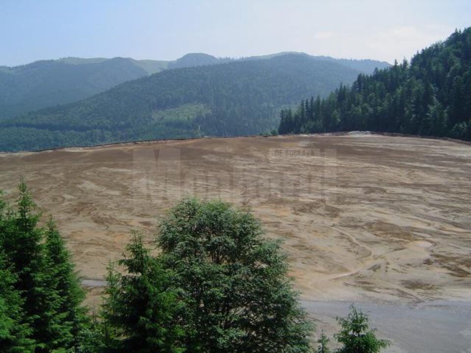 Milioanele de metri cubi de steril de la Ostra, scotocite în căutare de cupru și alte zăcăminte valoroase