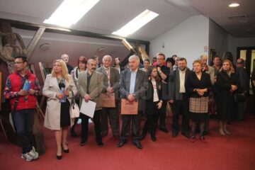 Zece artiști plastici suceveni au expus circa 50 de lucrări la Casa Prieteniei