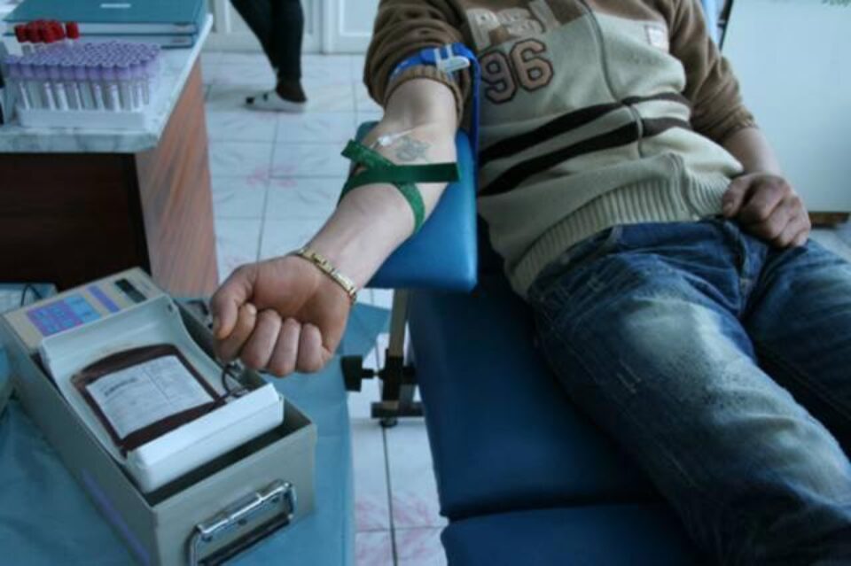 Circa o sută de suceveni sunt respinși în fiecare lună la donarea de sânge din cauză că nu întrunesc condițiile cerute de lege