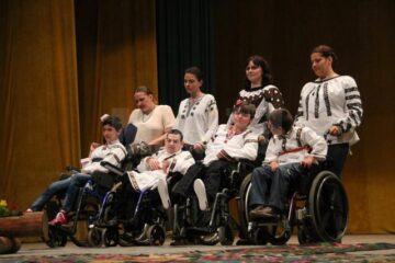 Mai mulți copii cu dizabilități au dansat pe scena suceveană, într-un spectacol caritabil de excepție