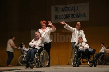 Mai mulți copii cu dizabilități au dansat pe scena suceveană, într-un spectacol caritabil de excepție