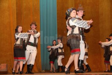 Mai mulți copii cu dizabilități au dansat pe scena suceveană, într-un spectacol caritabil de excepție
