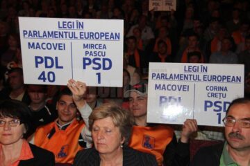 Peste 1.000 de membri PDL au fost prezenți la întâlnirea cu liderii partidului