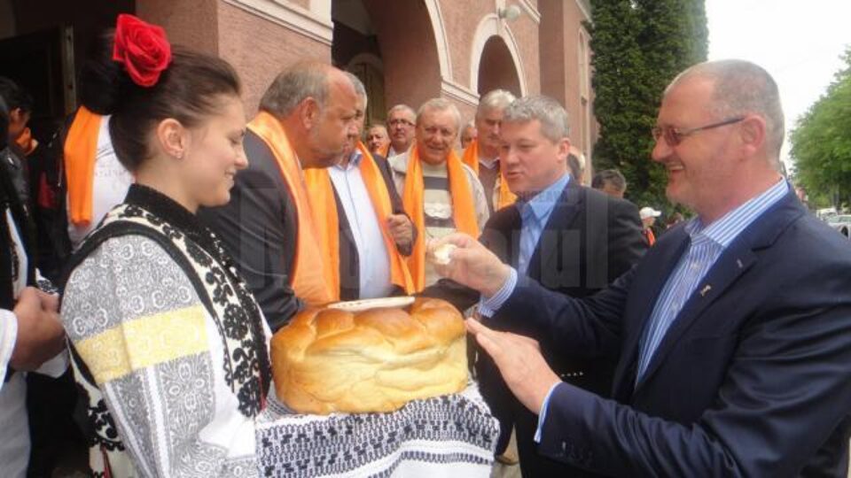 Orest Onofrei, candidatul PDL pentru Parlamentul European, s-a întâlnit cu alegătorii din municipiul și zona Rădăuți