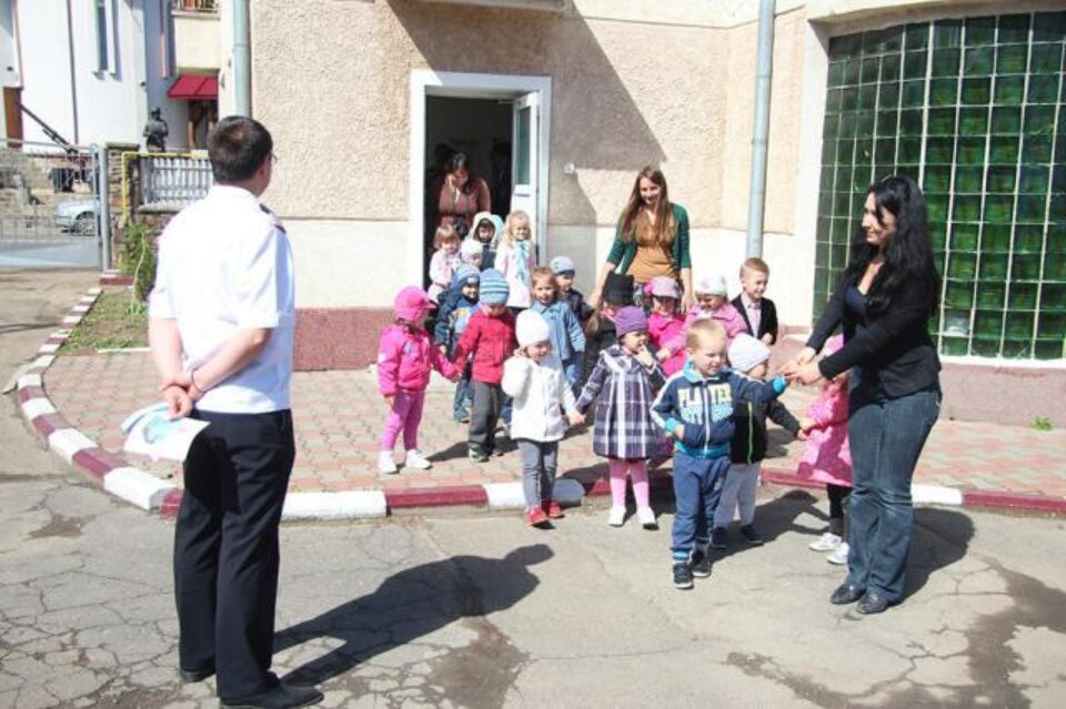 Campania de informare s-a axat pe ideea că ghinionul poate fi prevenit prin cunoașterea măsurilor de precauție