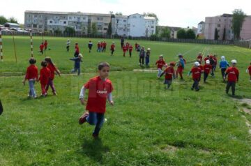 Micuții din Fălticeni, atrași la acțiuni sportive