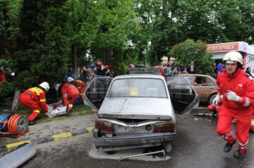 Simularea unui accident rutier soldat cu victime