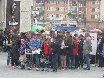 Aproape o mie de voluntari au militat ieri împotriva violenței, a drogurilor și a tutunului