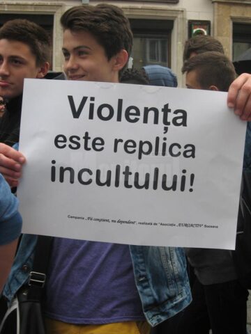 Aproape o mie de voluntari au militat ieri împotriva violenței, a drogurilor și a tutunului