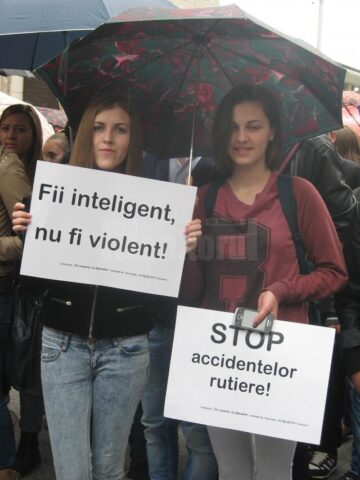 Aproape o mie de voluntari au militat ieri împotriva violenței, a drogurilor și a tutunului