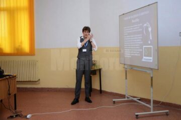 Ștefan Dascălu, în timpul prezentării lucrării „Atenția – mecanism de integrare a organismului în mediu”