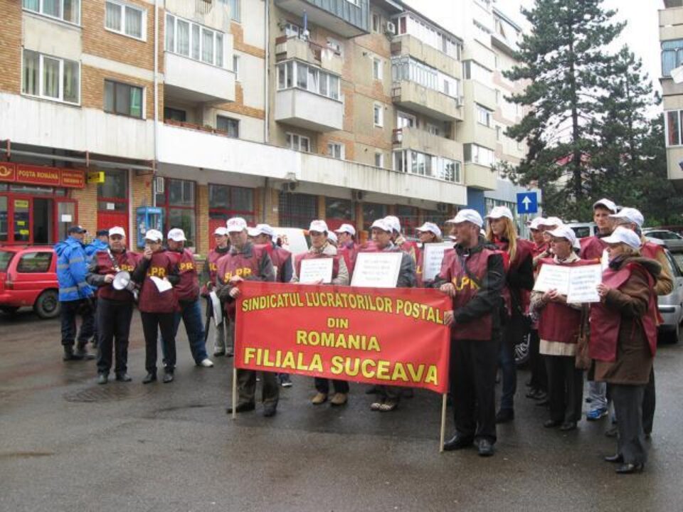 Sindicaliștii au pichetat timp de o oră sediul din Suceava al Poștei Române