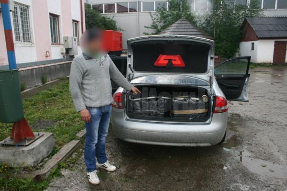 Autoturismul Audi A6 plin de țigări de contrabandă