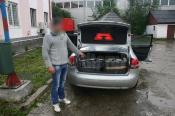 Autoturismul Audi A6 plin de țigări de contrabandă
