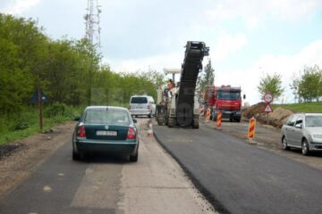 Victor Ponta a inspectat ieri șantierul de pe drumul național care face legătura dintre Suceava și Botoșani