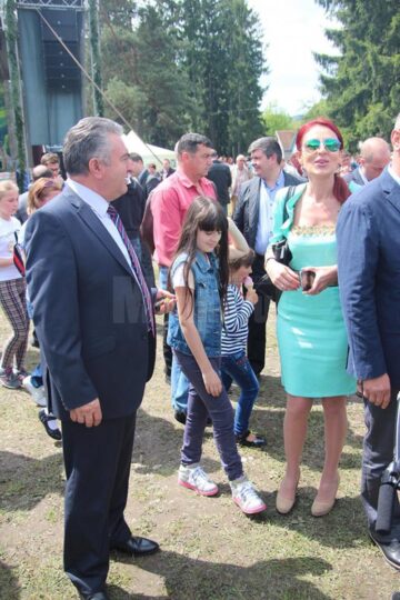 Hora Bucovinei a adus ieri la Bucșoaia mii de oameni din toate colțurile județului