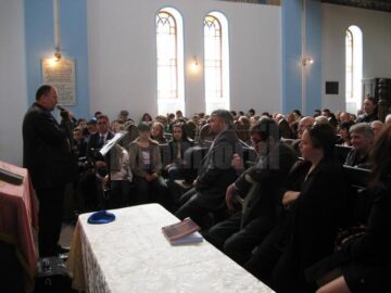 La Templul Mare din Rădăuți a avut loc vineri lansarea volumului „O istorie care se stinge: Evreii din Rădăuți”, de prof. dr. Daniel Hrenciuc