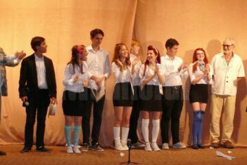 Încep înscrierile pentru festivalurile de folk și teatru de la Fălticeni