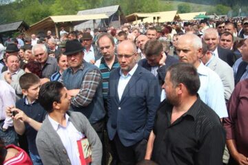Hora Bucovinei, armistițiu de câteva ore pentru toți politicienii