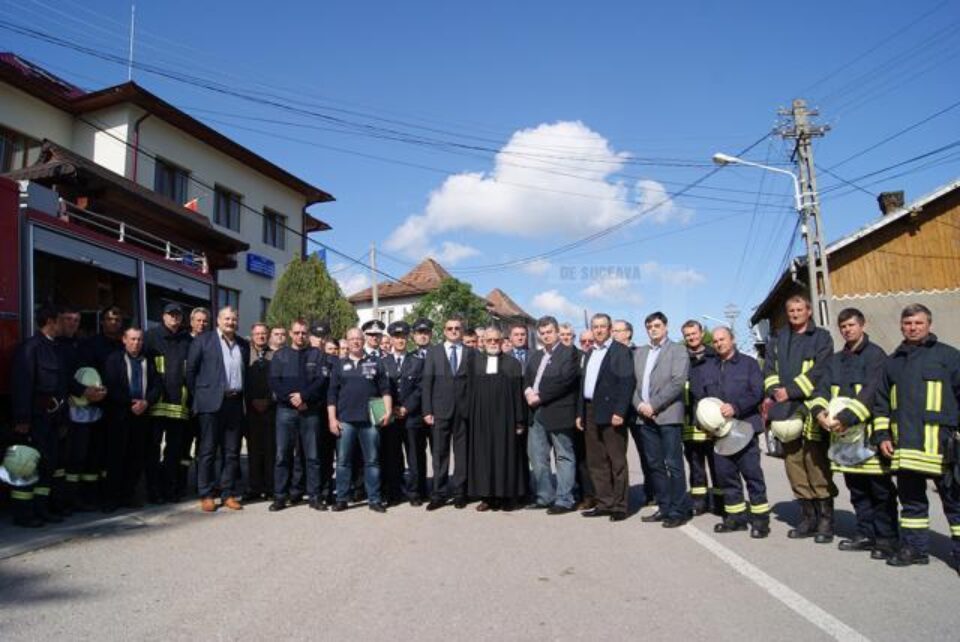 Primăria din Pojorâta a primit o mașină de pompieri din Germania