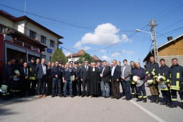 Primăria din Pojorâta a primit o mașină de pompieri din Germania