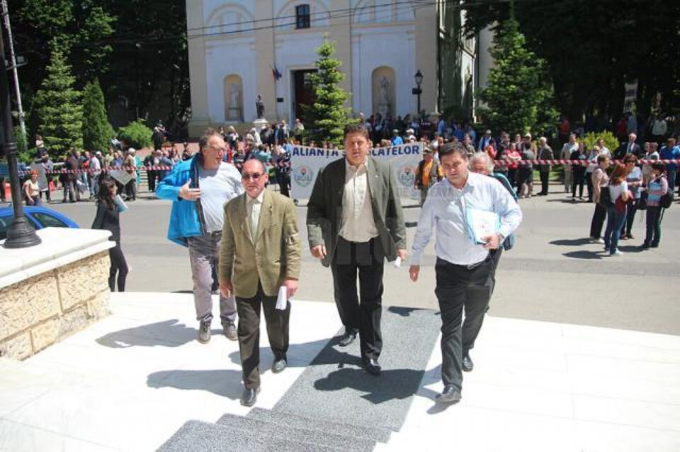 Angajații din învățământul sucevean au ieșit în stradă pentru drepturile personalului nedidactic