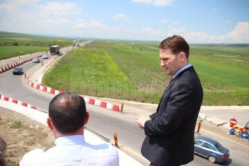 Lucrările la ruta ocolitoare a Sucevei au fost inspectate, joi, de ministrul Transporturilor, Dan Șova