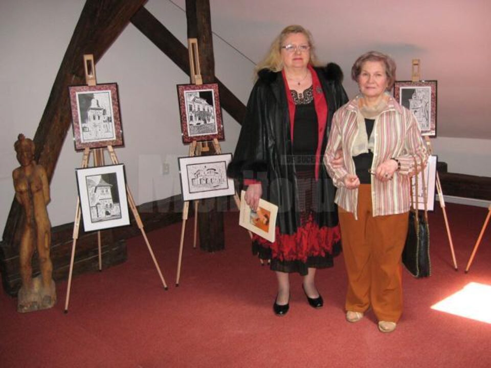 Lucia Pușcașu și Ludmila Toma la expoziția „Interferențe etnice bucovinene”