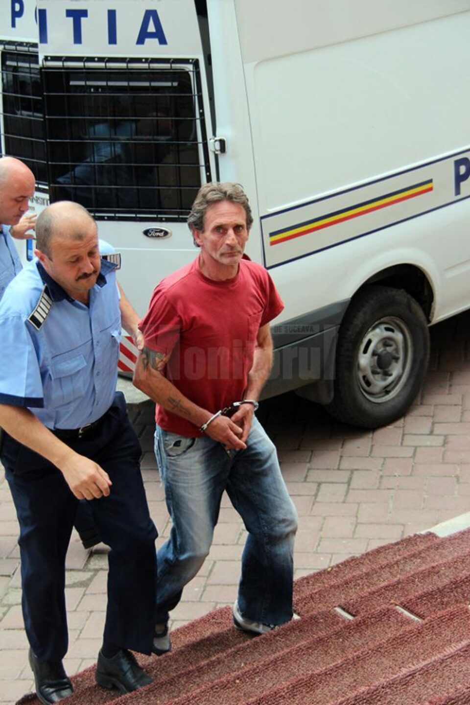 Giancarlo Ruggeri a fost arestat preventiv anul trecut, după ce a venit din Italia să-și viziteze iubita la penitenciar Giancarlo Ruggeri a fost arestat preventiv anul trecut, după ce a venit din Italia să-și viziteze iubita la penitenciar