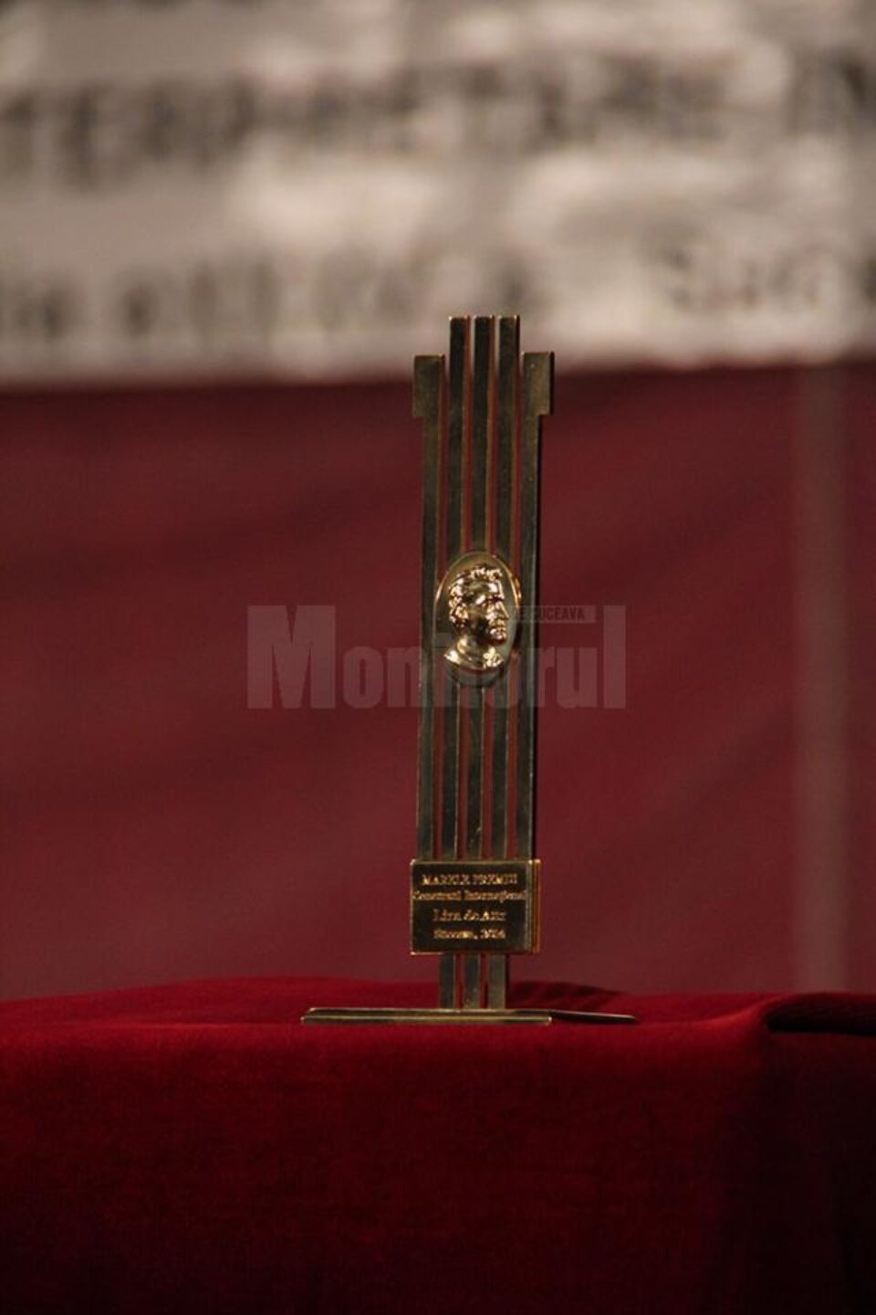 Trofeul ”Lira de Aur”