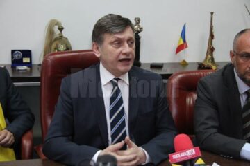 Crin Antonescu a demisionat ieri din funcția de președinte al PNL