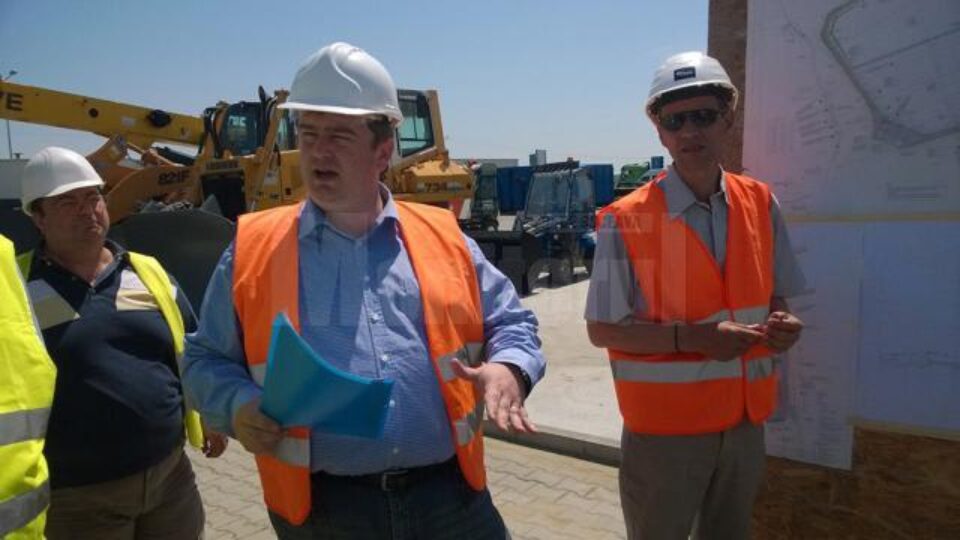 Președintele Consiliului Județean, Cătălin Nechifor, care a efectuat ieri o vizită de lucru pe șantierul depozitului ecologic de la Moara