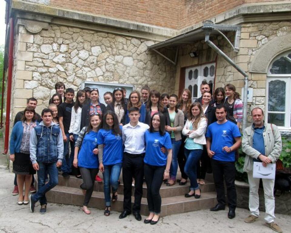 Caravana de promovare a universității sucevene a ajuns în 19 licee din 13 orașe de peste Prut