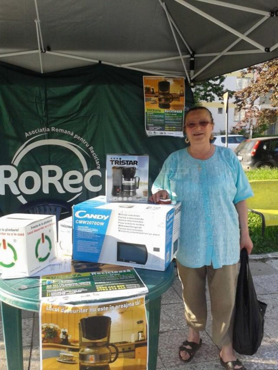 Sucevenii care au dat la reciclat echipamente uzate au fost înscriși automat într-o tombolă cu premii Sucevenii care au dat la reciclat echipamente uzate au fost înscriși automat într-o tombolă cu premii