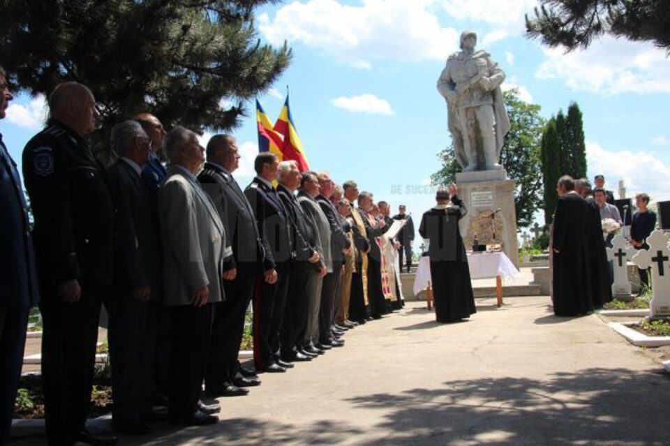Eroii neamului au fost comemorați la monumentul de la Cimitirul Pacea