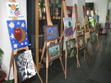 Expoziția Școlii de Arte „Ion Irimescu” Suceava, dedicată zilei de 1 Iunie