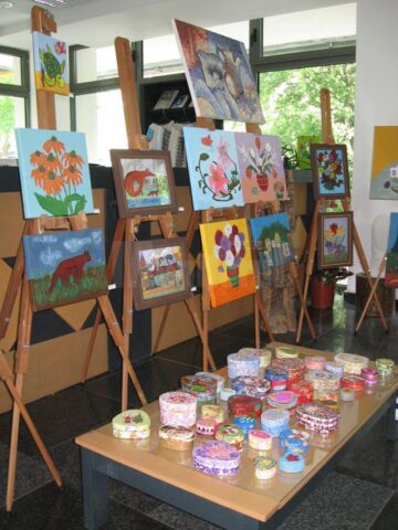 Expoziția Școlii de Arte „Ion Irimescu” Suceava, dedicată zilei de 1 Iunie