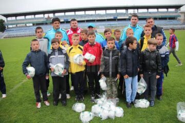 Belodedici a fost așteptat cu entuziasm de copii