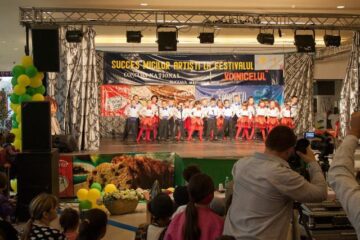 Peste 1.000 de copii de grădiniță și-au demonstrat talentele artistice în cadrul Festivalului „Voinicelul”