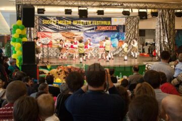 Peste 1.000 de copii de grădiniță și-au demonstrat talentele artistice în cadrul Festivalului „Voinicelul”