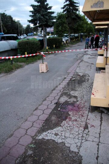 Bărbatul a fost înjunghiat pe stradă, la intrare în cartierul Obcini