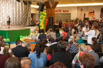 Peste 1000 de copii din 67 de grădinițe sucevene au oferit un spectacol deosebit la etapa județeană a Festivalului Voinicelul