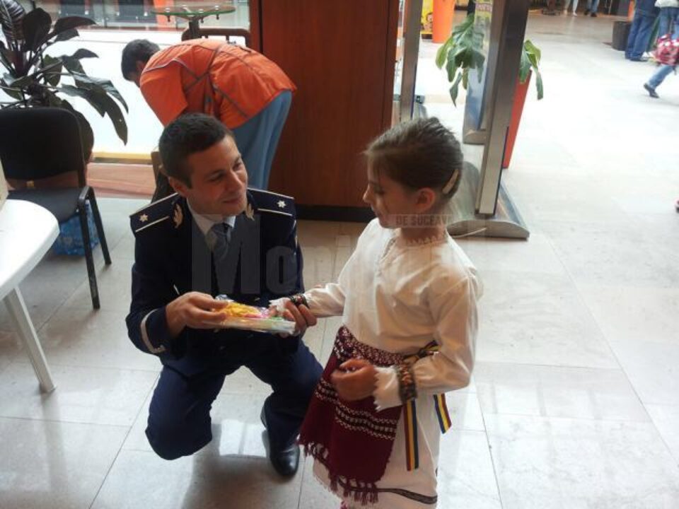 250 de copii au intrat în rolul „micului polițist”, la Iulius Mall
