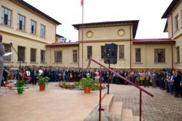 Colegiul Național „Nicu Gane” din Fălticeni este executat silit pentru o datorie de 89.000 de lei